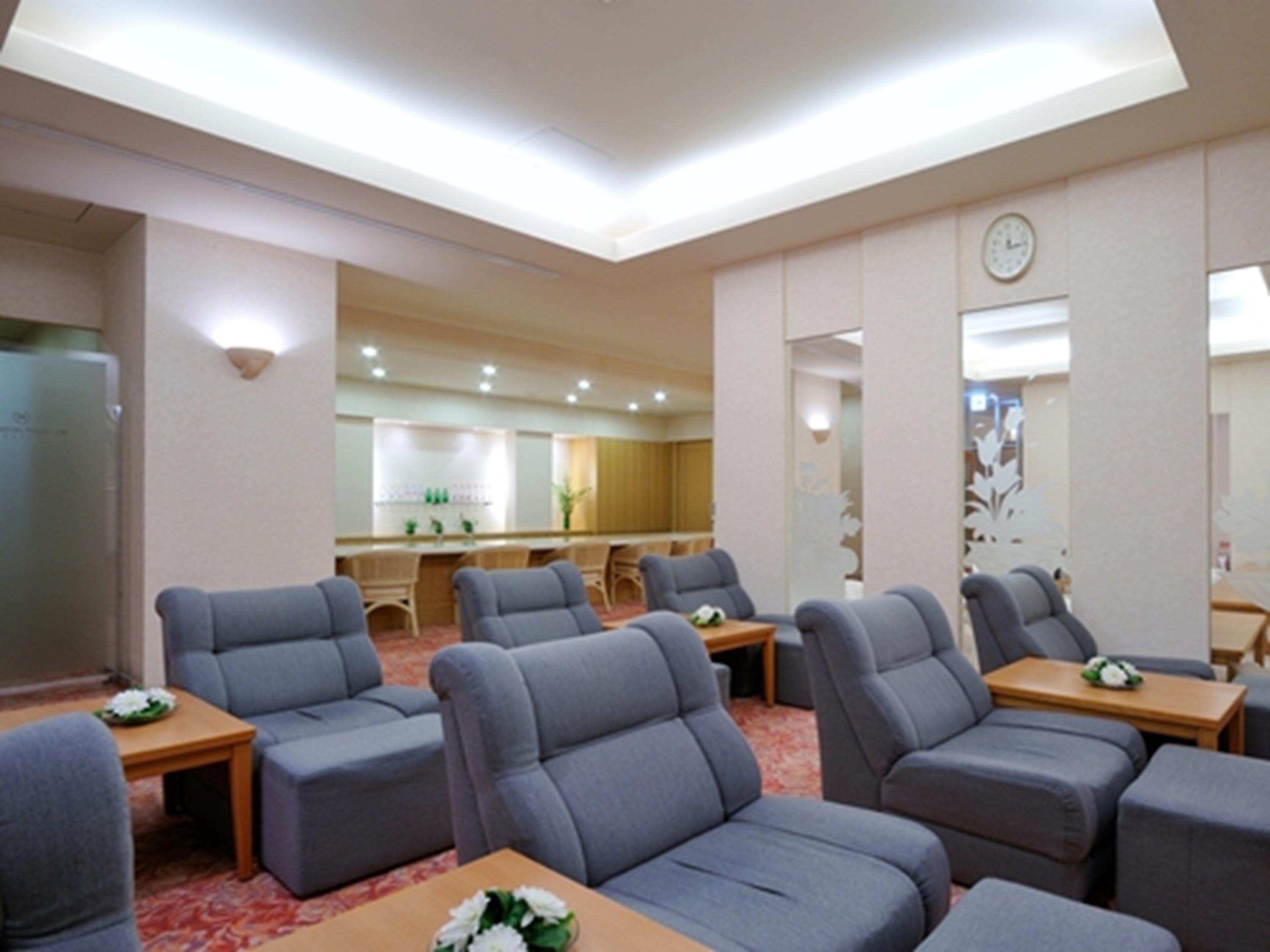 Hotel Emisia Sapporo Eksteriør bilde The lounge at the airport